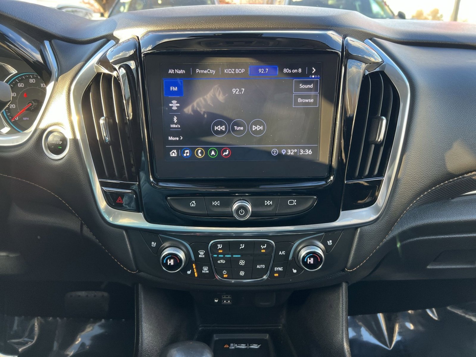 Used 2021 Chevrolet Traverse Premier w/ Redline Edition image 18