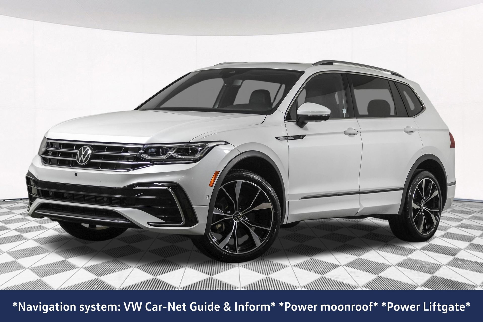 Used 2023 Volkswagen Tiguan SEL R-Line AWD/4WD image 2