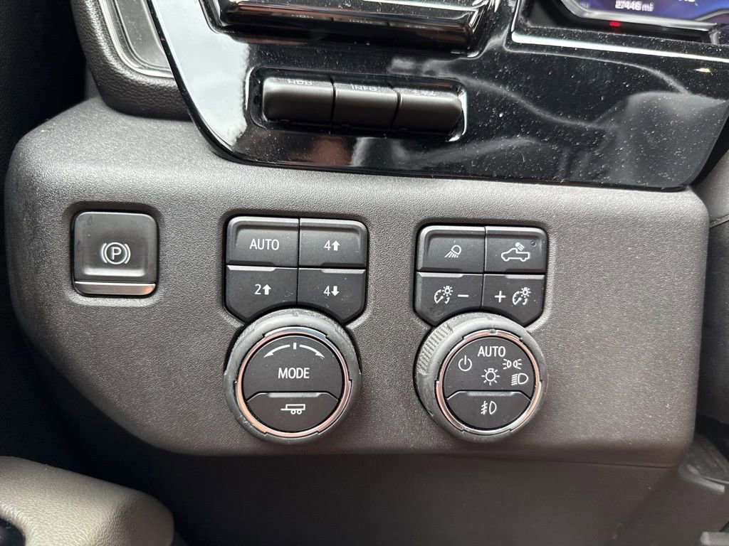 Used 2024 Chevrolet Silverado 2500 ZR2 w/ Technology Package image 21