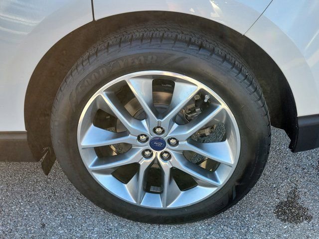 Used 2015 Ford Edge Titanium w/ Technology Package image 9