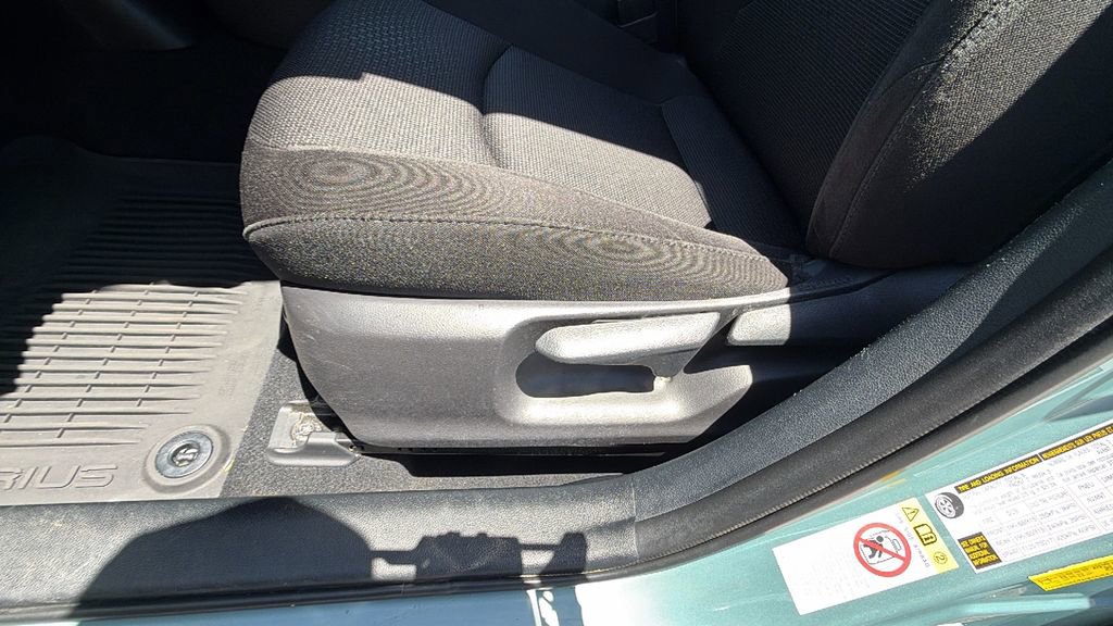 Used 2022 Toyota Prius LE FWD image 21