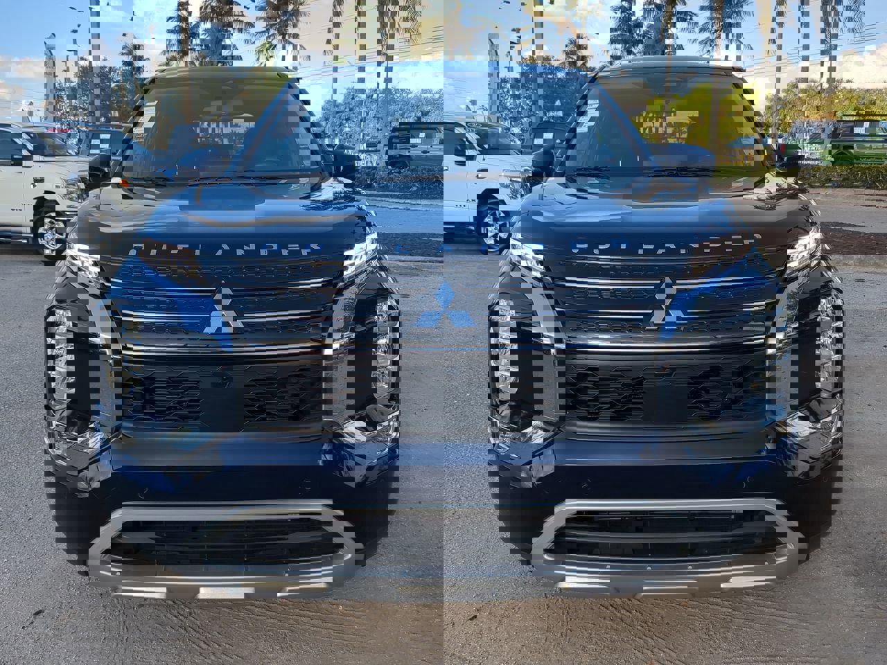 Used 2024 Mitsubishi Outlander SE Black Edition image 3