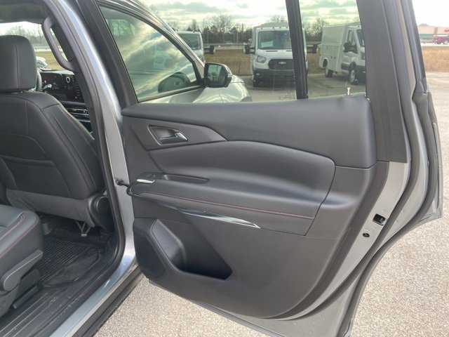 Used 2025 Chevrolet Traverse Z71 w/ Driver Confidence Package image 57