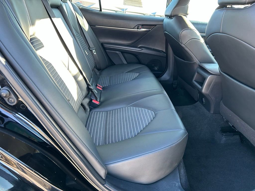 Used 2020 Toyota Camry SE FWD image 29