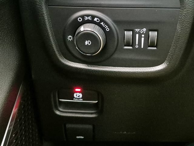 Used 2023 Jeep Grand Cherokee Overland AWD/4WD image 18