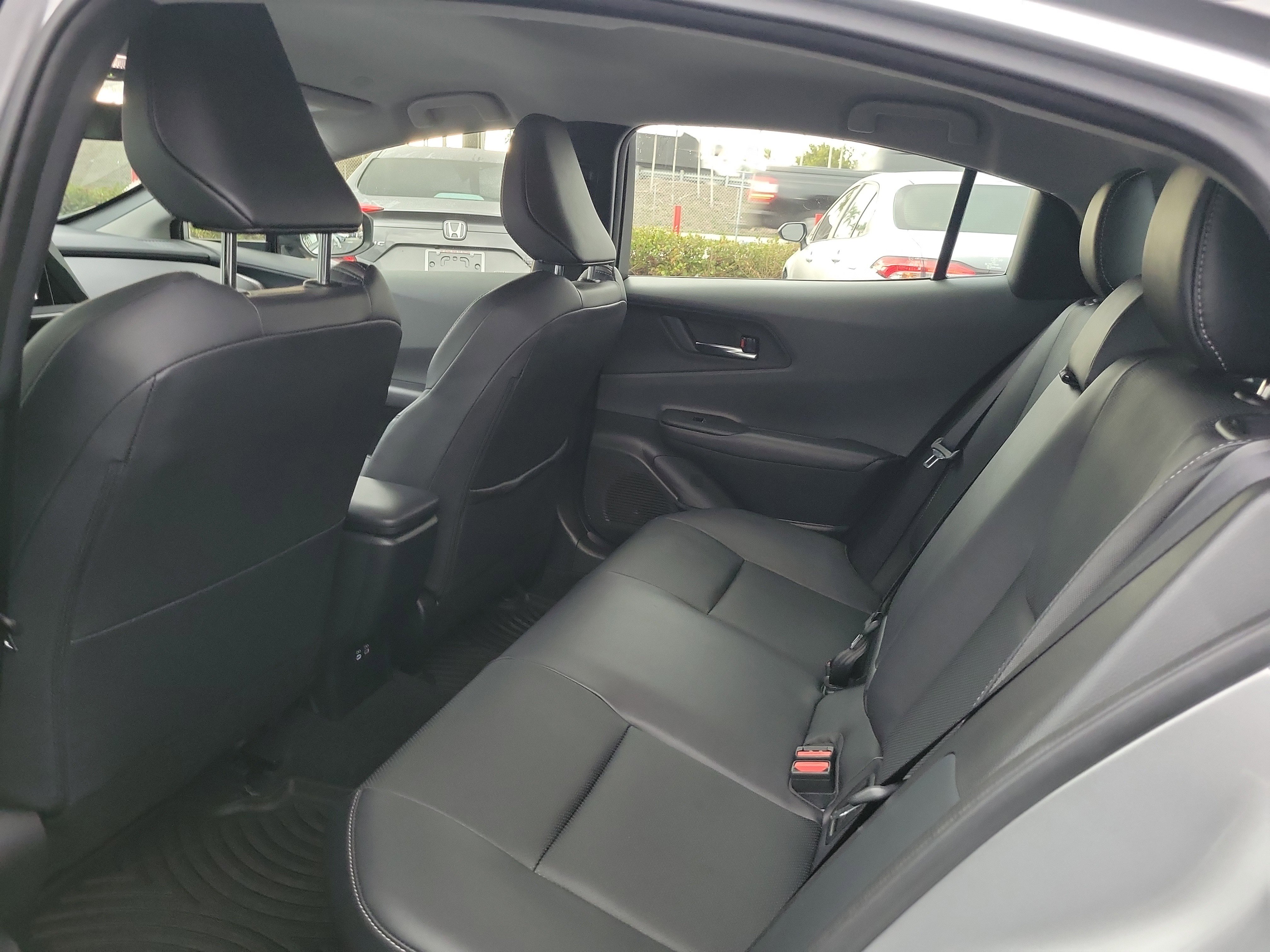 Used 2025 Toyota Prius XLE image 18