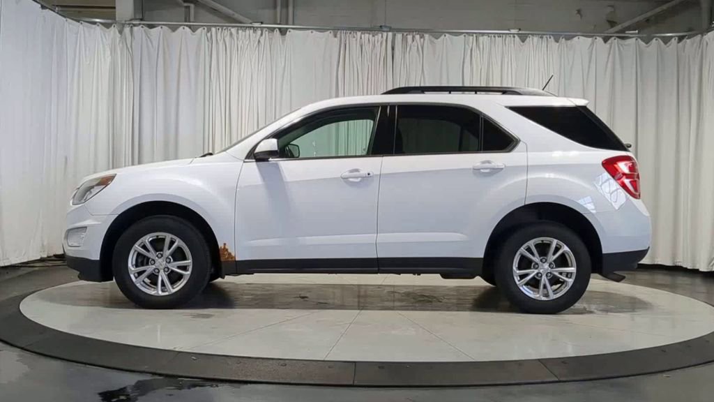 Used 2017 Chevrolet Equinox LT w/ Convenience Package AWD/4WD image 6