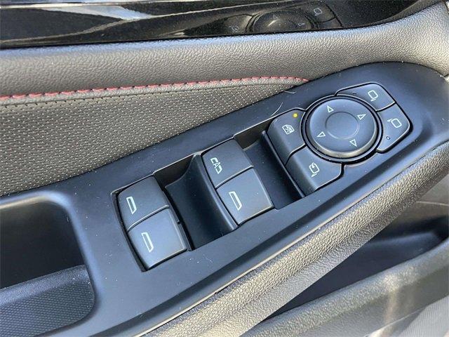 Used 2023 Chevrolet Traverse RS image 29