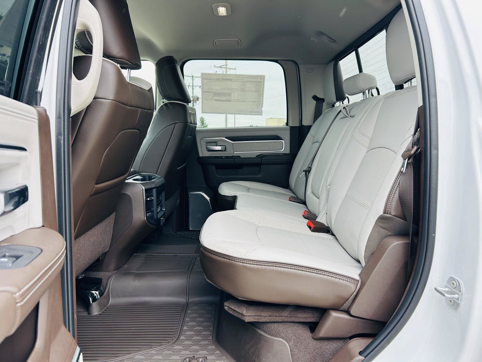 New 2026 RAM 3500 Laramie AWD/4WD image 30