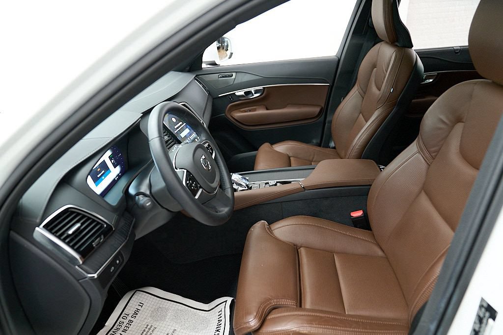 Certified 2024 Volvo XC90 T8 Ultimate AWD/4WD image 17