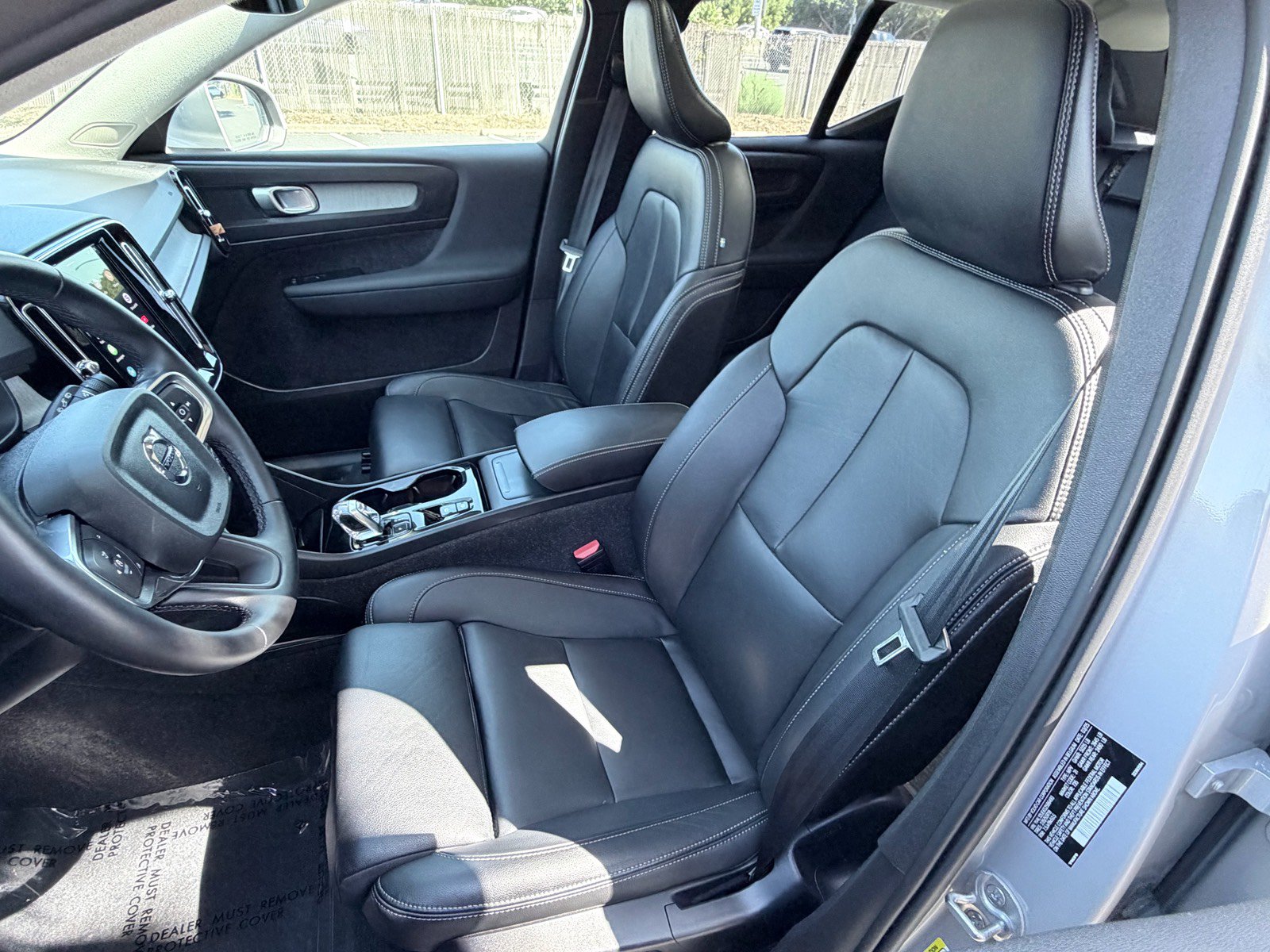 Used 2025 Volvo XC40 B5 Plus AWD/4WD image 7