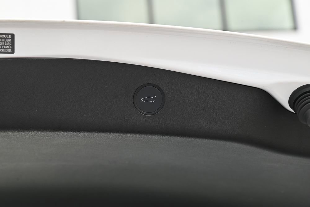 Used 2022 Tesla Model 3 Standard Range image 33