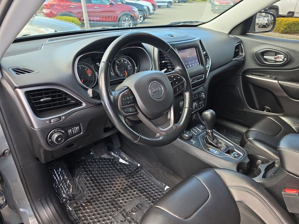 Used 2020 Jeep Cherokee Latitude Plus w/ Cold Weather Group image 11