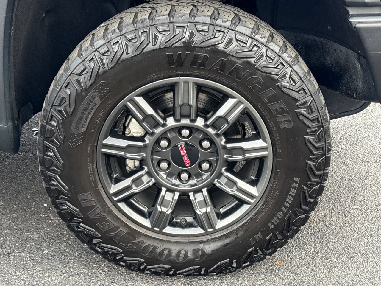 Used 2024 GMC Sierra 1500 AT4X AWD/4WD image 9