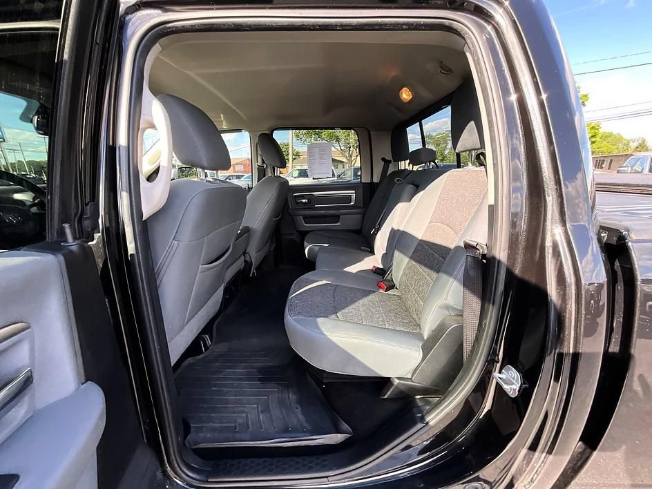 Used 2017 RAM 2500 SLT w/ Black Appearance Group AWD/4WD image 36