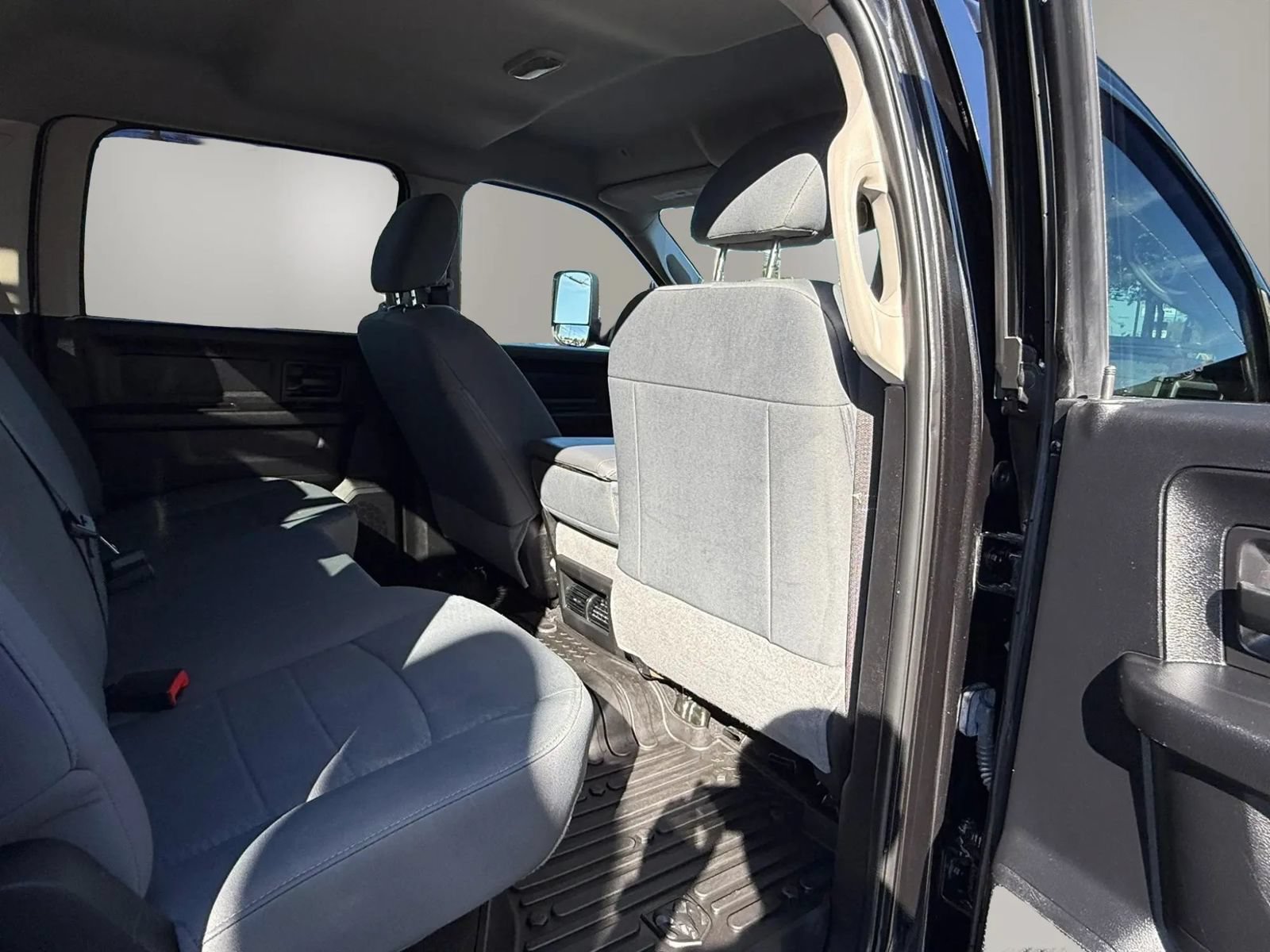 Used 2018 RAM 3500 Tradesman w/ Chrome Appearance Group AWD/4WD image 51