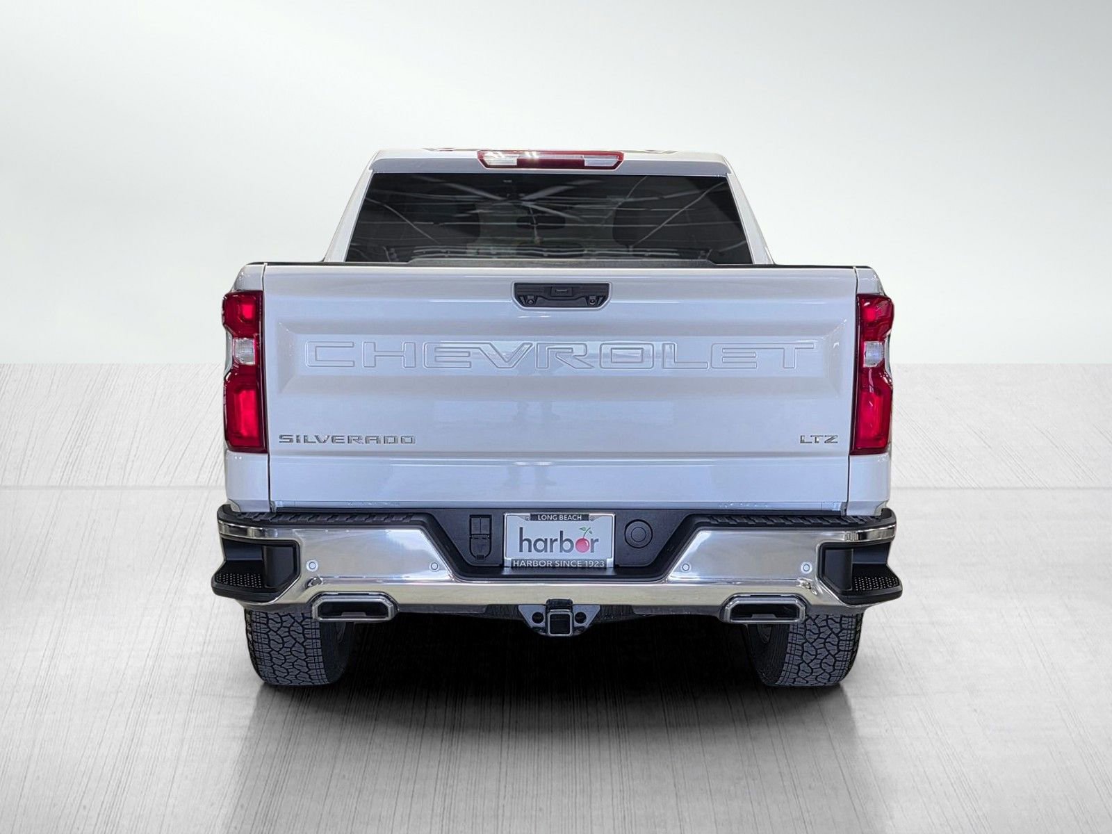 Used 2025 Chevrolet Silverado 1500 LTZ w/ Z71 Off-Road Package AWD/4WD image 6
