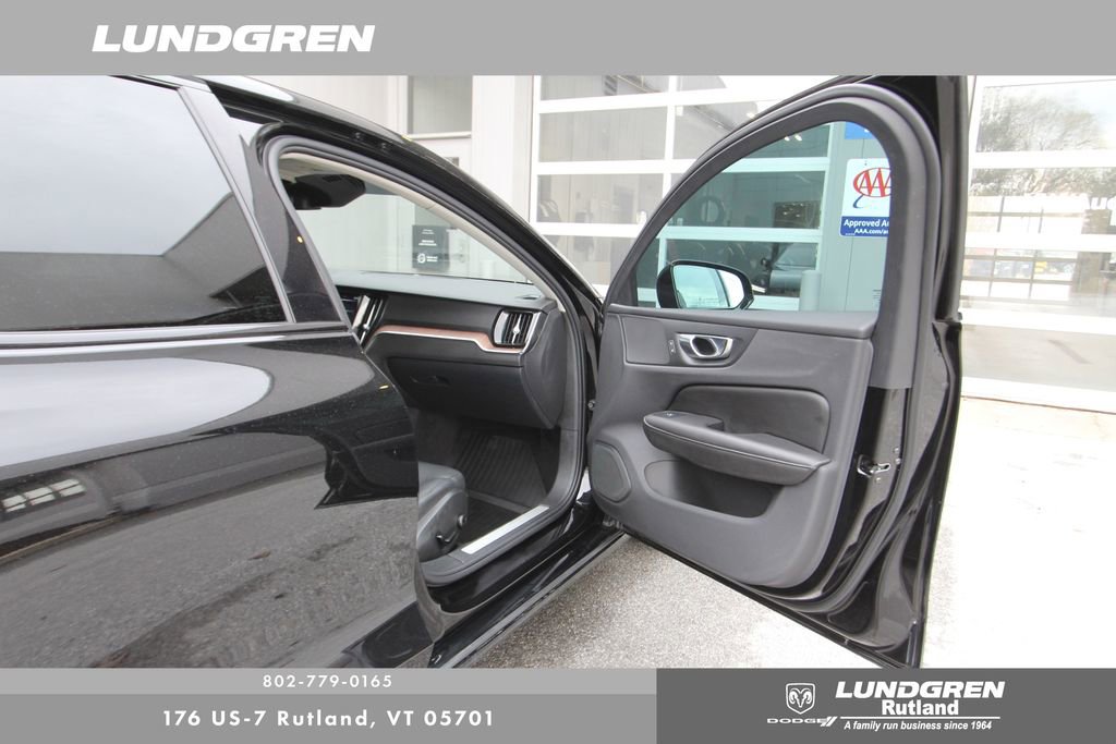 Used 2022 Volvo S60 B5 Momentum w/ Premium Package AWD/4WD image 8
