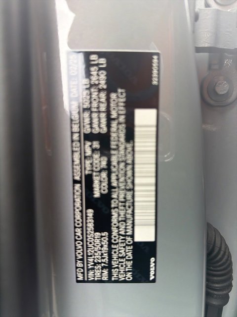 Certified 2025 Volvo XC40 B5 Plus image 27