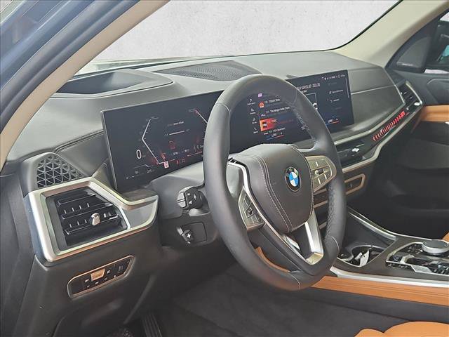 Used 2023 BMW X7 xDrive40i w/ Premium Package AWD/4WD image 10