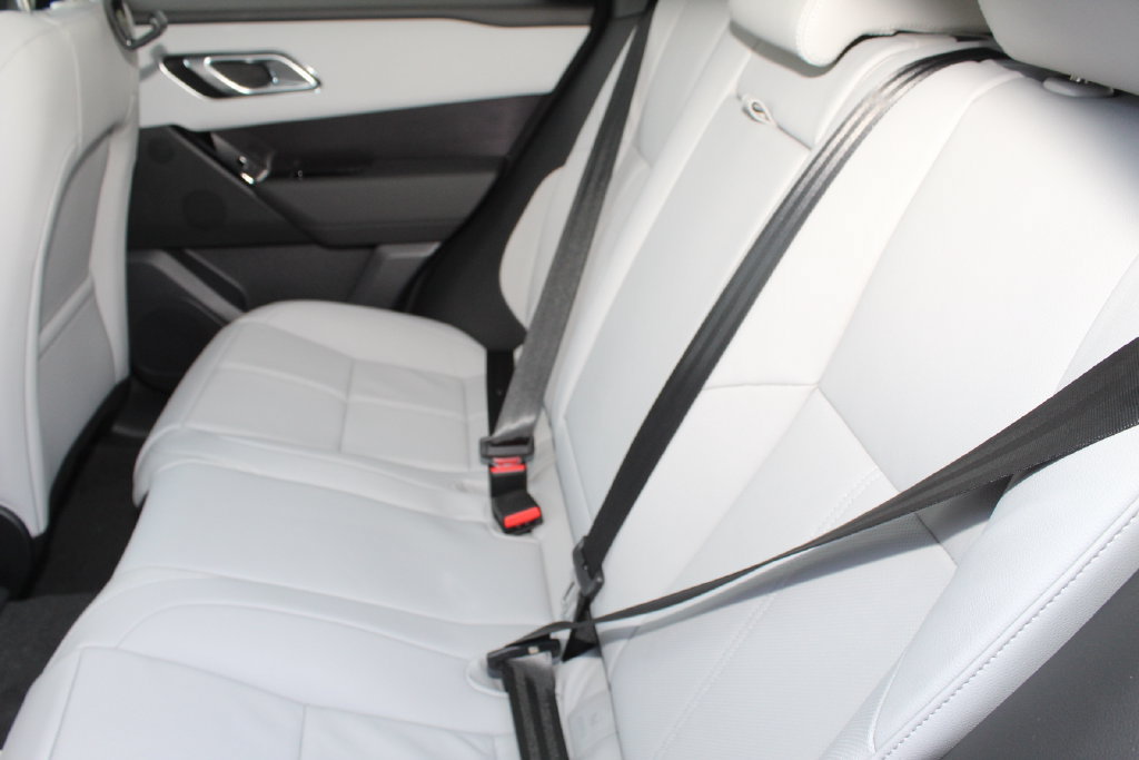 New 2026 Land Rover Range Rover Velar Dynamic SE AWD/4WD image 4