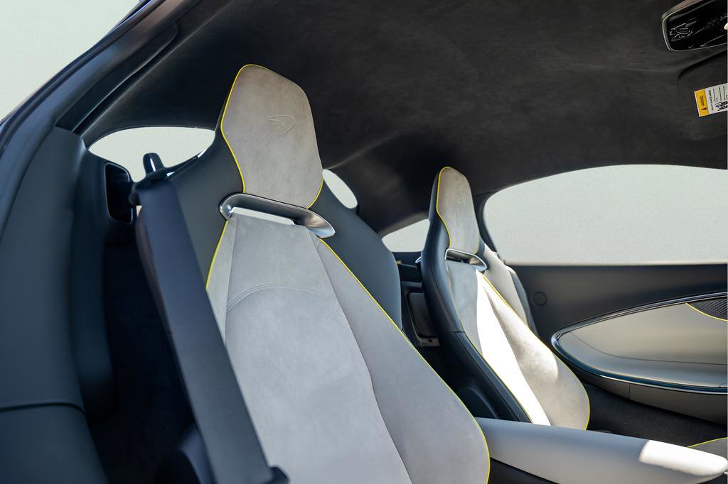 New 2025 McLaren Artura image 43