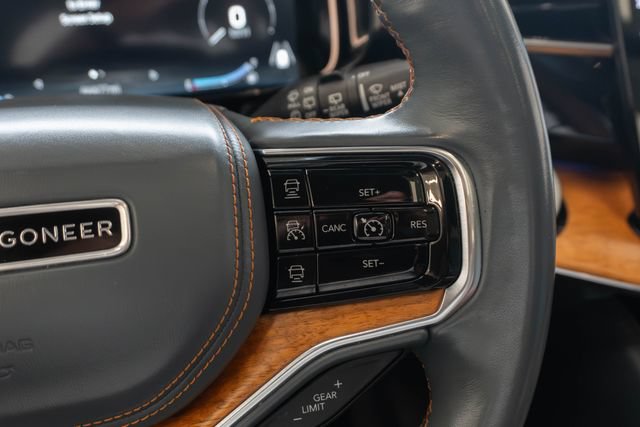 Used 2022 Jeep Grand Wagoneer Series II w/ Flexible Seating Group AWD/4WD image 31