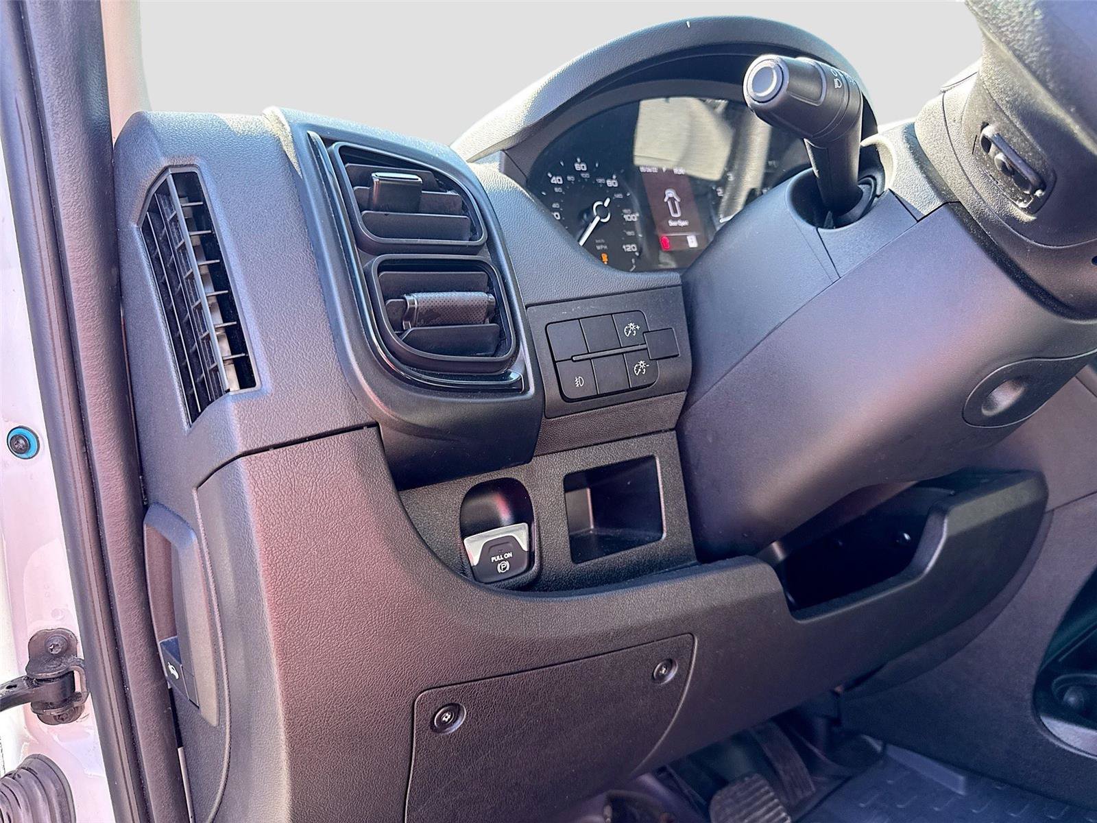 Used 2024 RAM ProMaster 1500 w/ Convenience Group FWD image 7