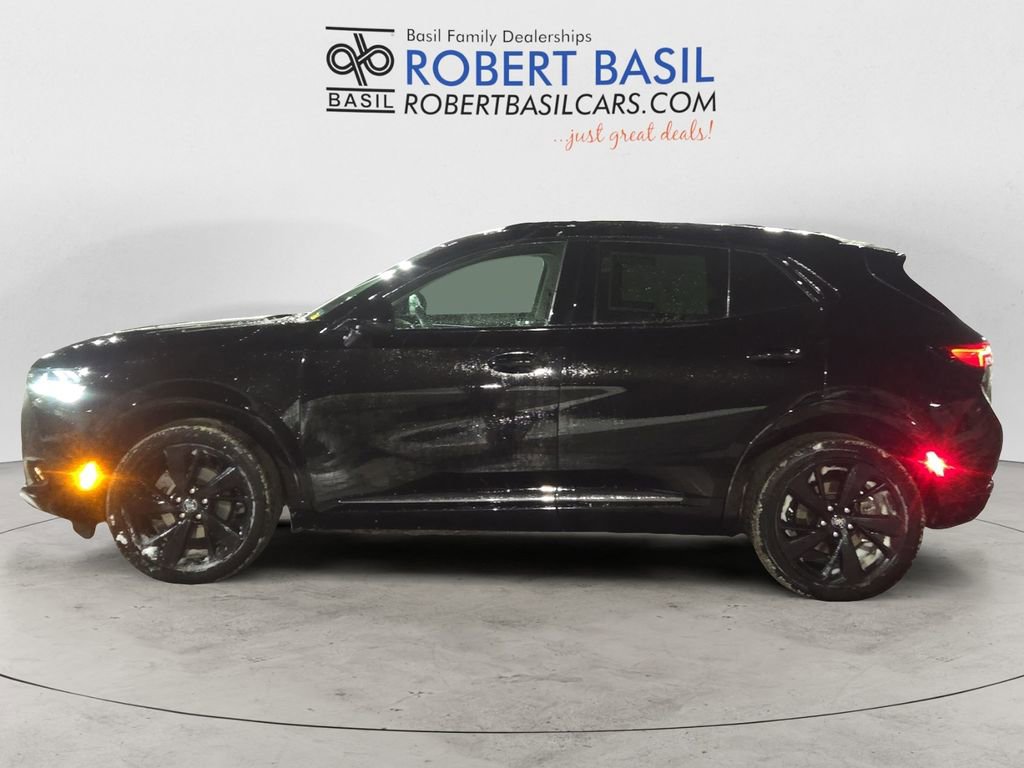 Used 2022 Buick Envision Essence w/ Sport Touring Package image 2