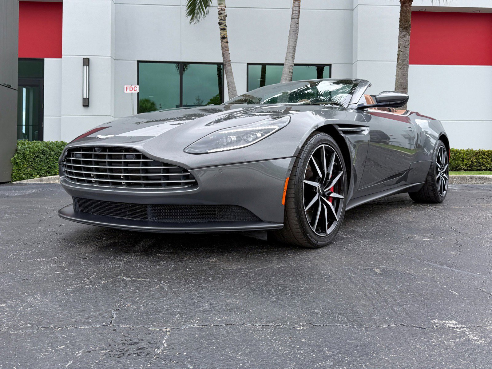 Used 2020 Aston Martin DB11 Volante RWD image 11