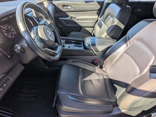 Used 2022 Nissan Pathfinder SL image 16