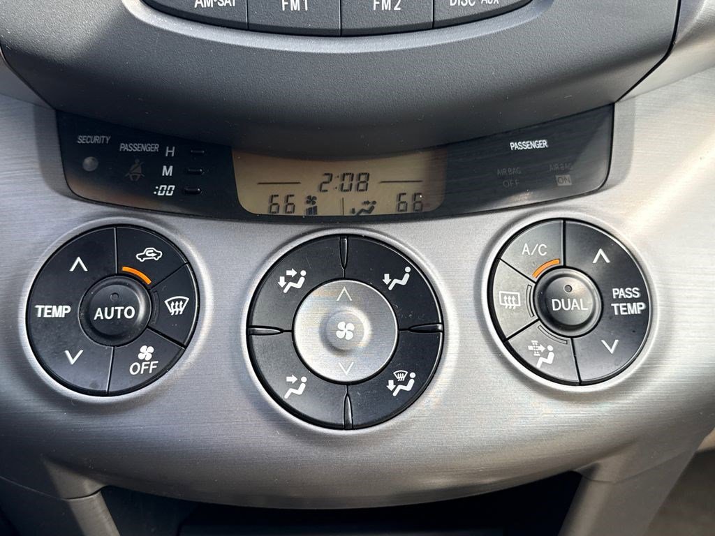 Used 2008 Toyota RAV4 Limited image 27