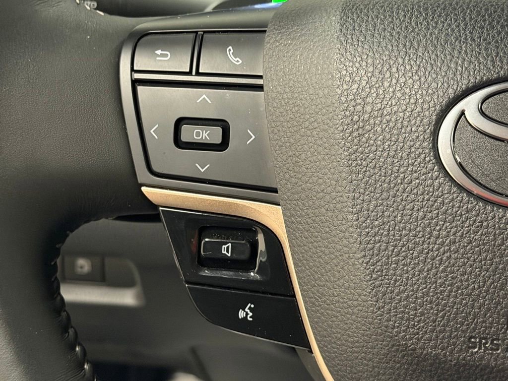 Used 2025 Toyota Crown Signia XLE image 40