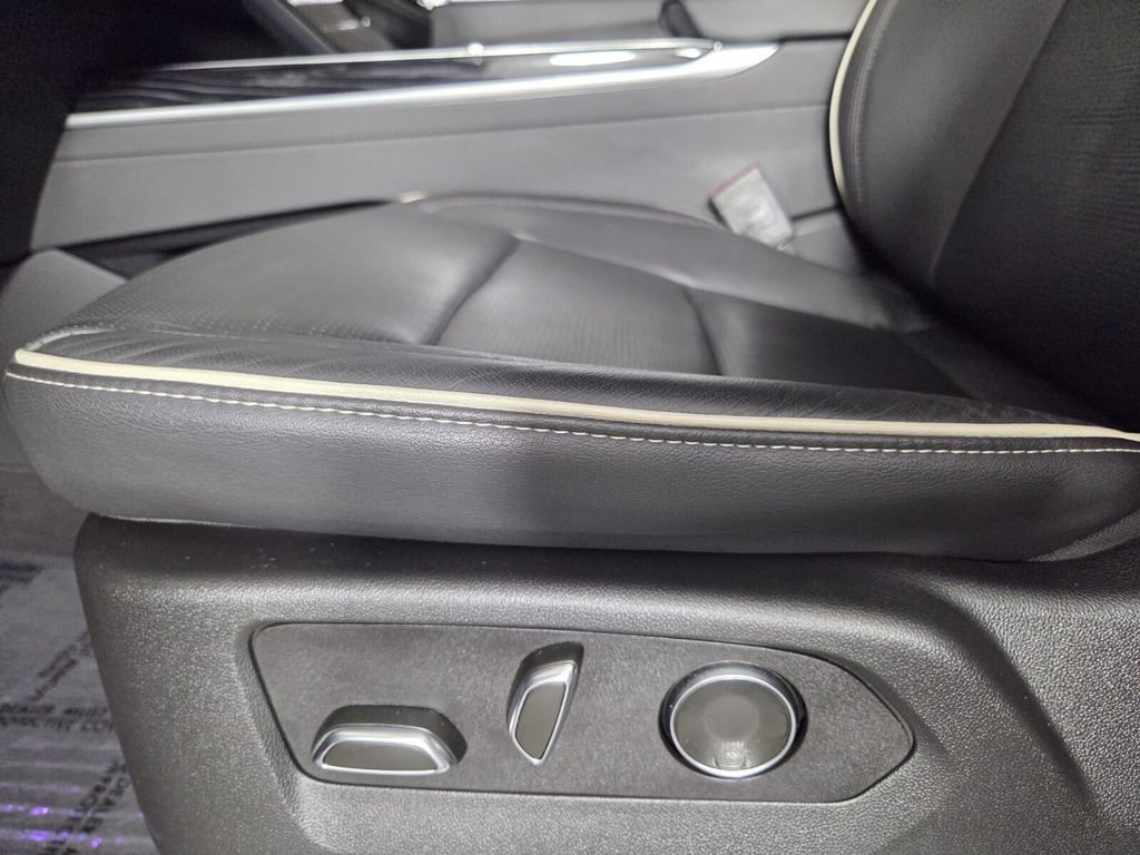 Used 2025 Cadillac Escalade Sport w/ Touring Package image 13