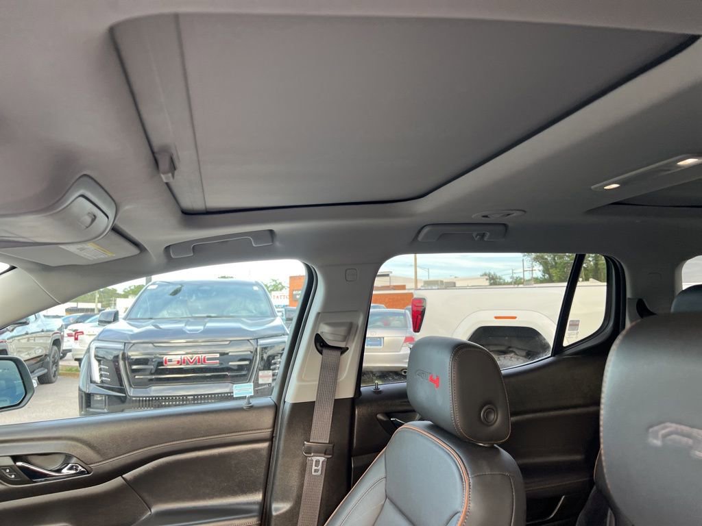 Certified 2022 GMC Acadia AT4 image 15