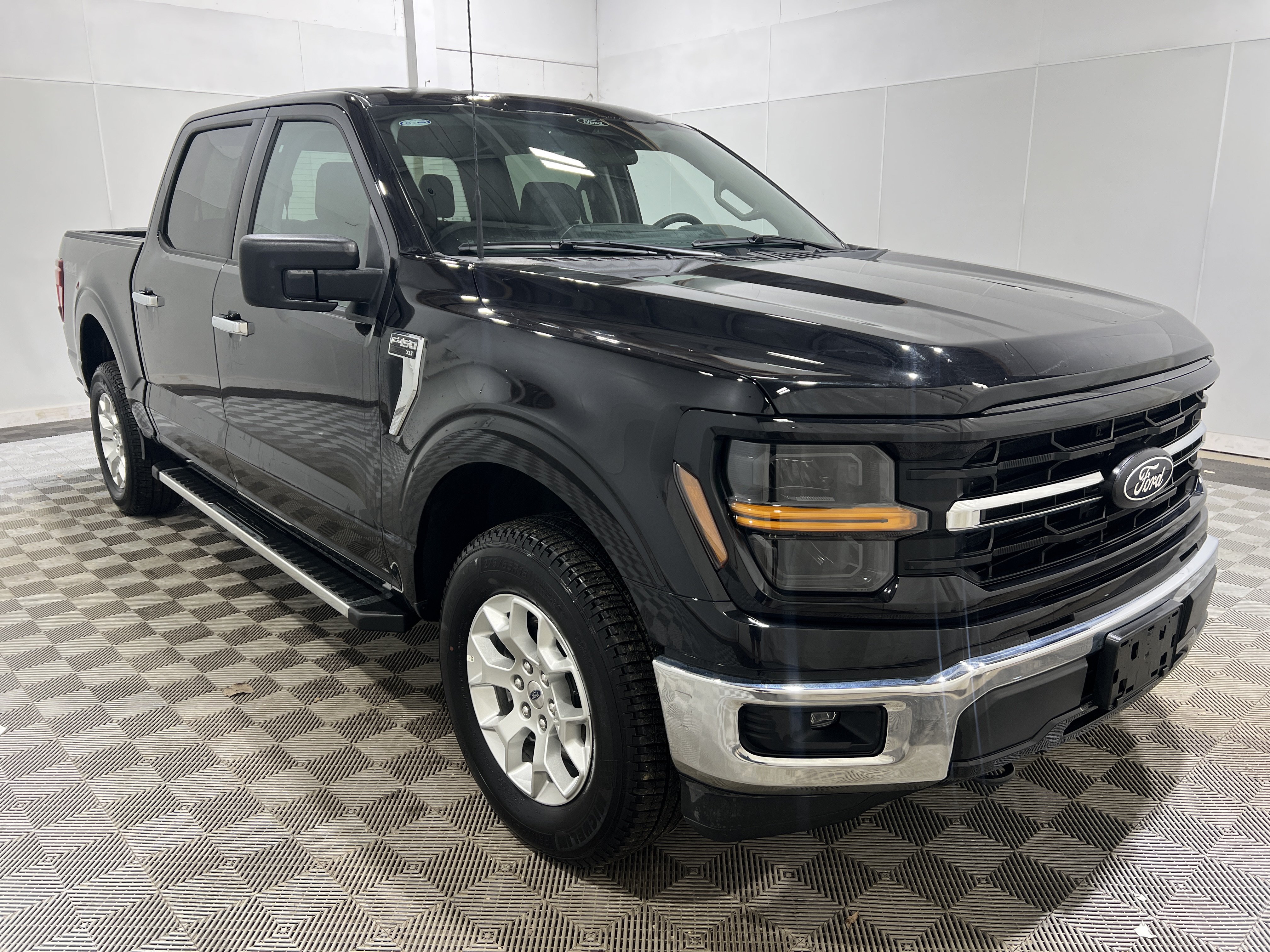 Used 2025 Ford F150 XLT w/ Equipment Group 301A Standard AWD/4WD image 4