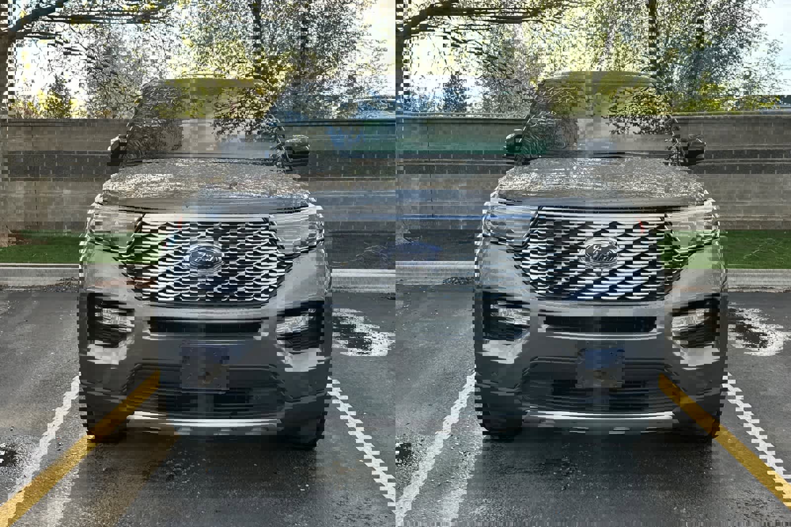 Certified 2022 Ford Explorer Platinum w/ Equipment Group 601A image 2