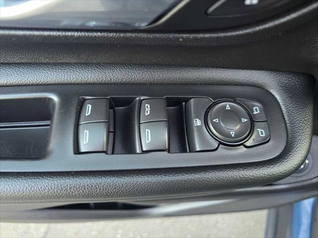 Used 2024 GMC Terrain SLT image 24