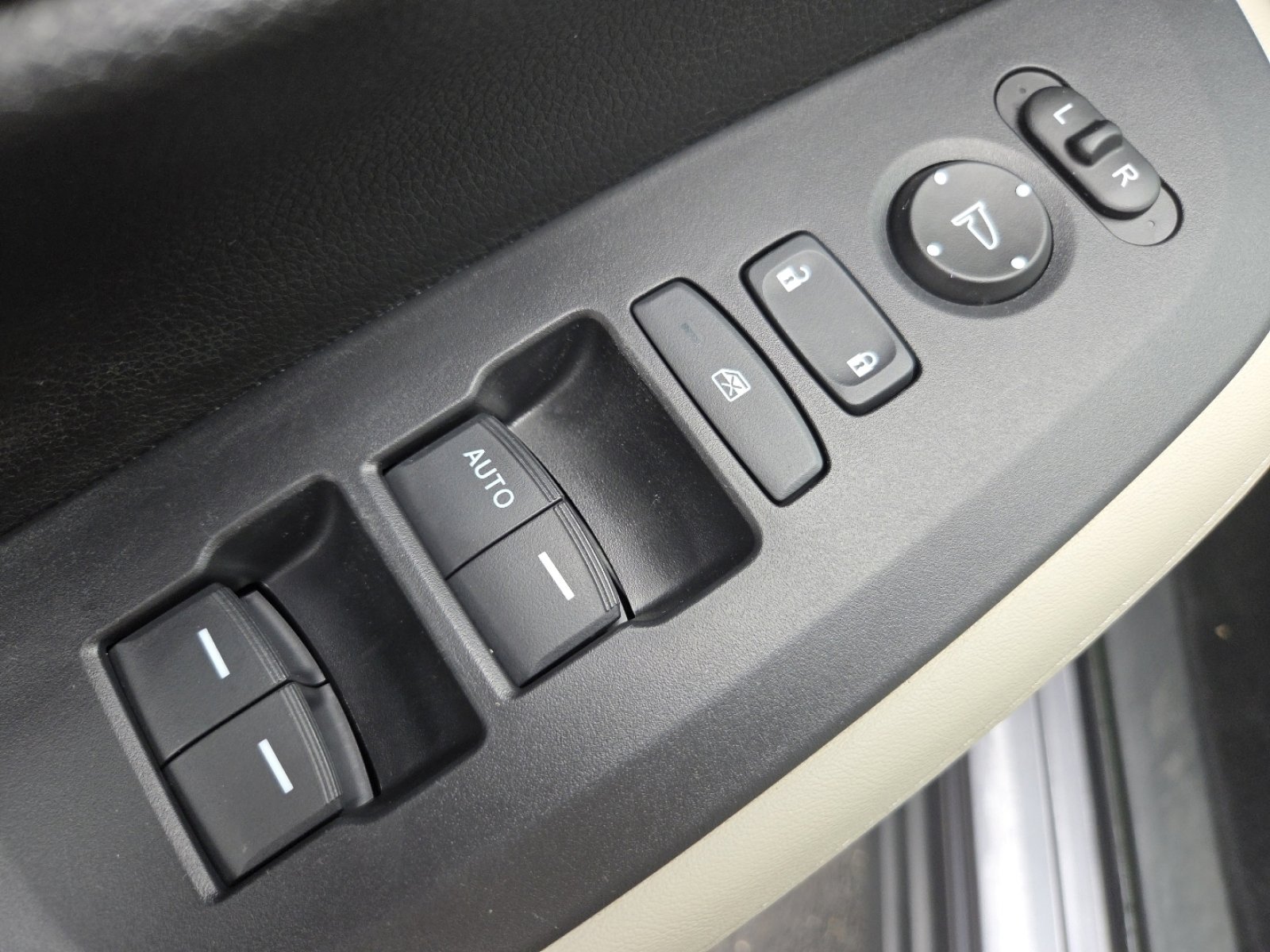 Certified 2023 Honda HR-V LX image 24