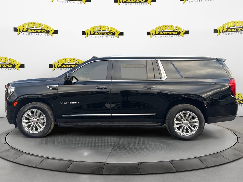 Used 2024 GMC Yukon XL SLT w/ SLT Luxury Package image 2