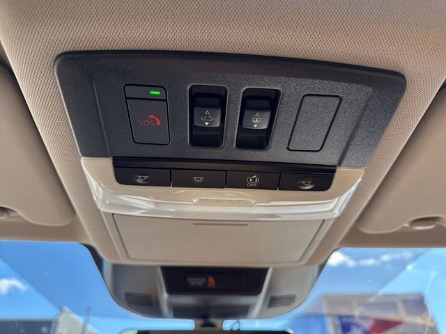 Used 2023 Nissan Rogue Platinum w/ Platinum Premium Package image 19