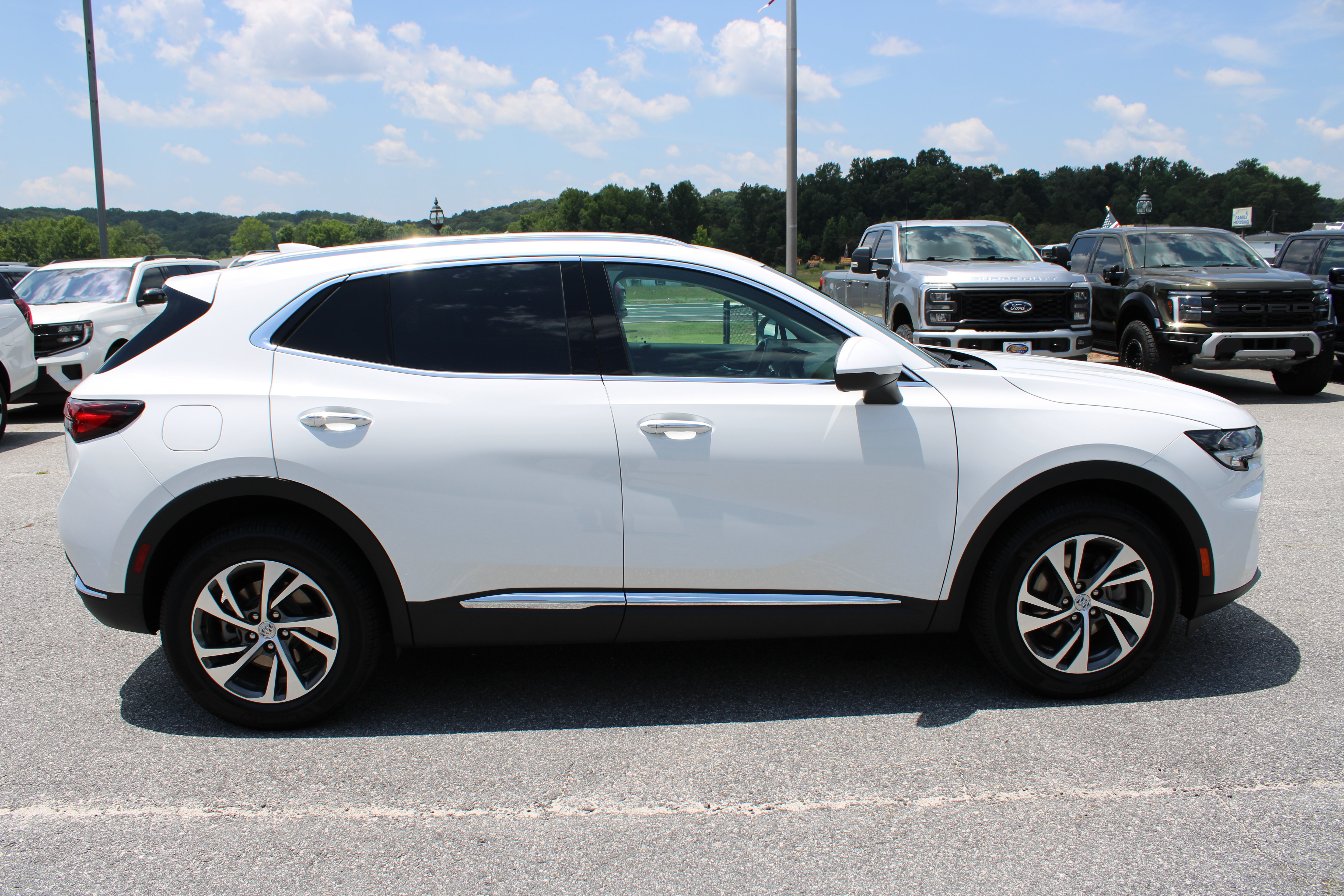 Used 2023 Buick Envision Essence AWD/4WD image 5