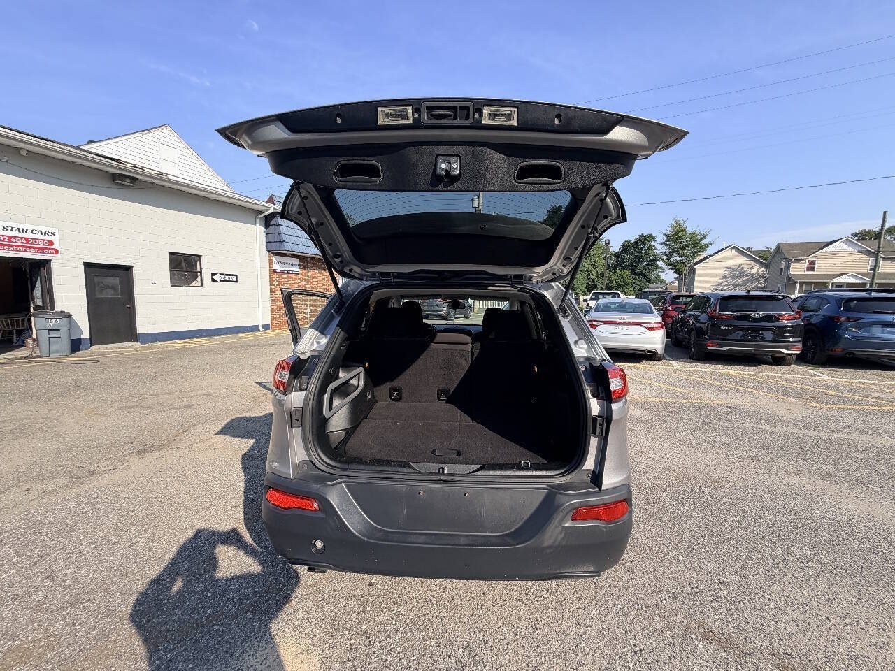 Used 2016 Jeep Cherokee Latitude AWD/4WD image 51
