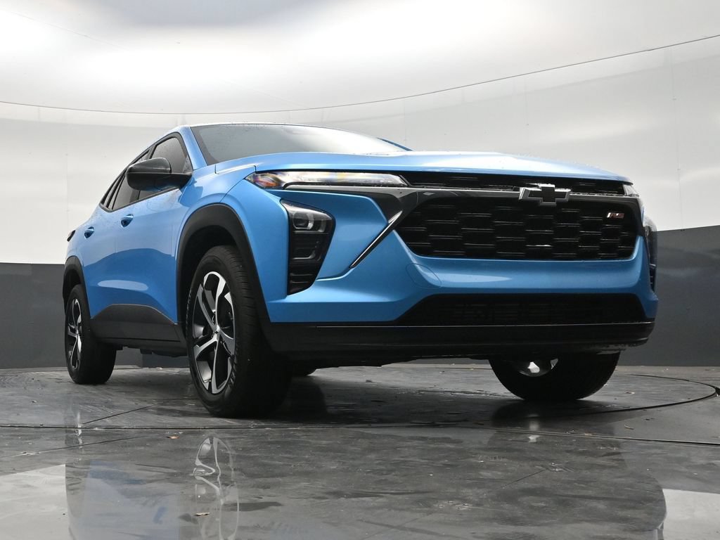 Used 2025 Chevrolet Trax RS FWD image 25