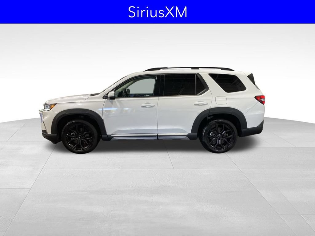 Used 2025 Honda Pilot Touring image 7