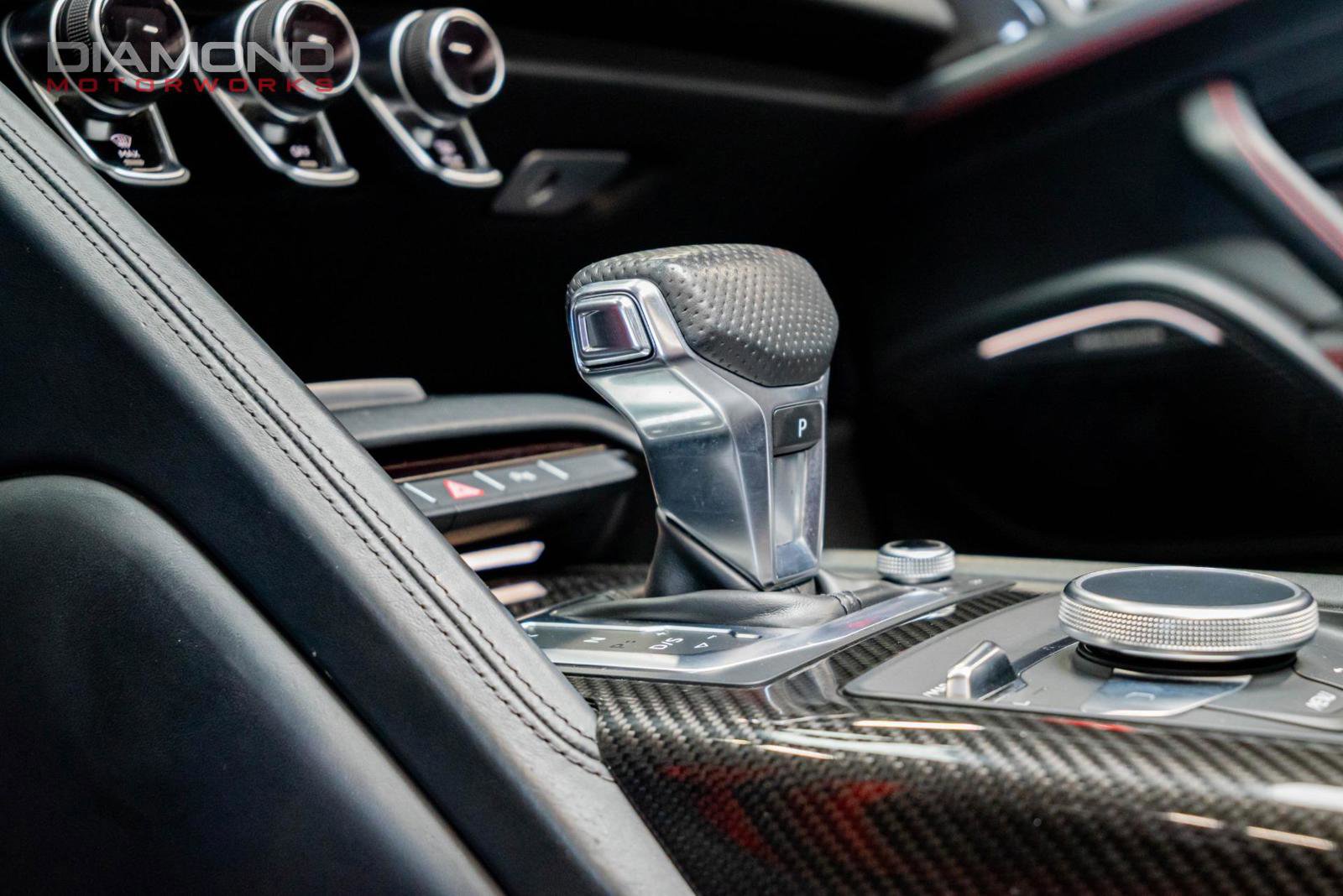 Used 2018 Audi R8 V10 w/ Carbon Exterior Package image 58