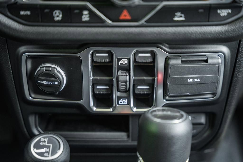 New 2025 Jeep Gladiator Sport AWD/4WD image 26