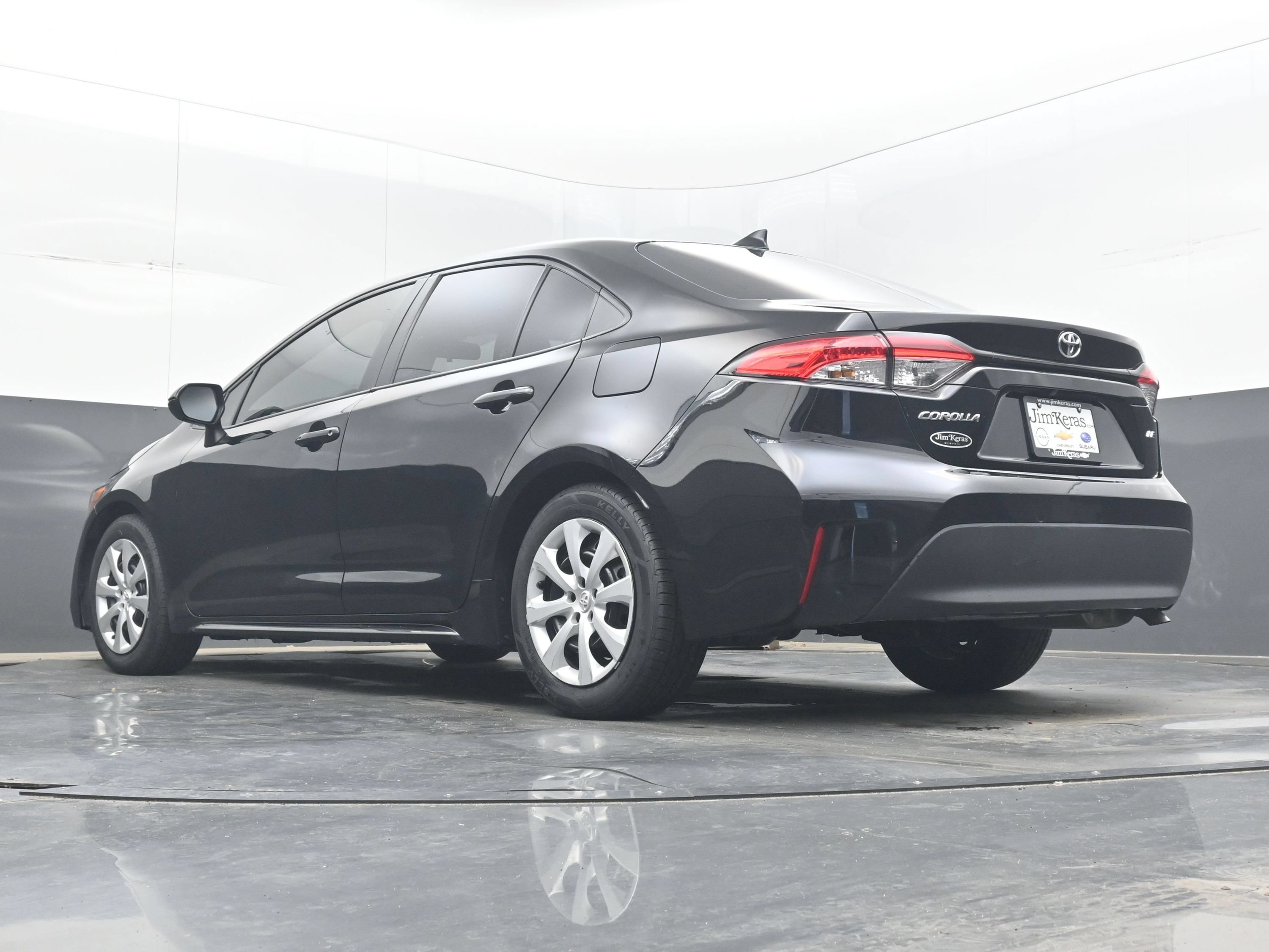 Used 2025 Toyota Corolla LE FWD image 28