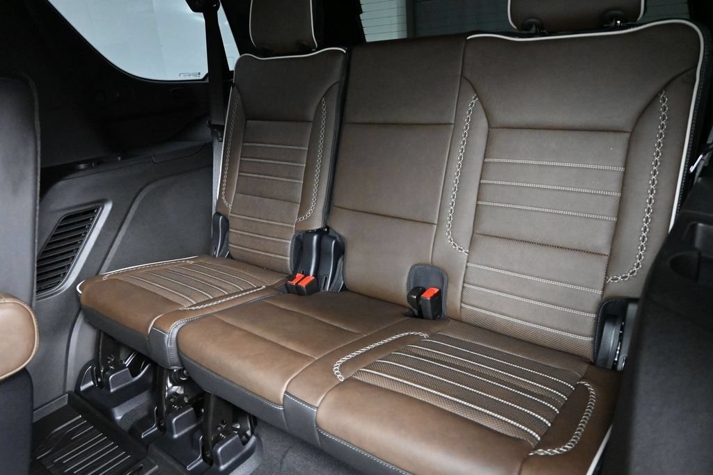 Used 2026 GMC Yukon Denali Ultimate w/ LPO, Floor Liner Package AWD/4WD image 24
