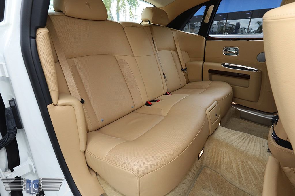 Used 2014 Rolls-Royce Ghost image 18